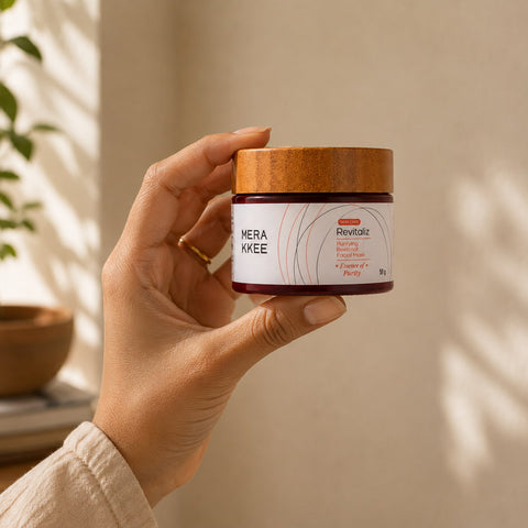 MERAKKEE Purifying Beetroot Facial Mask 50g — glass jar held in hand size reference — Revitaliz Purity India