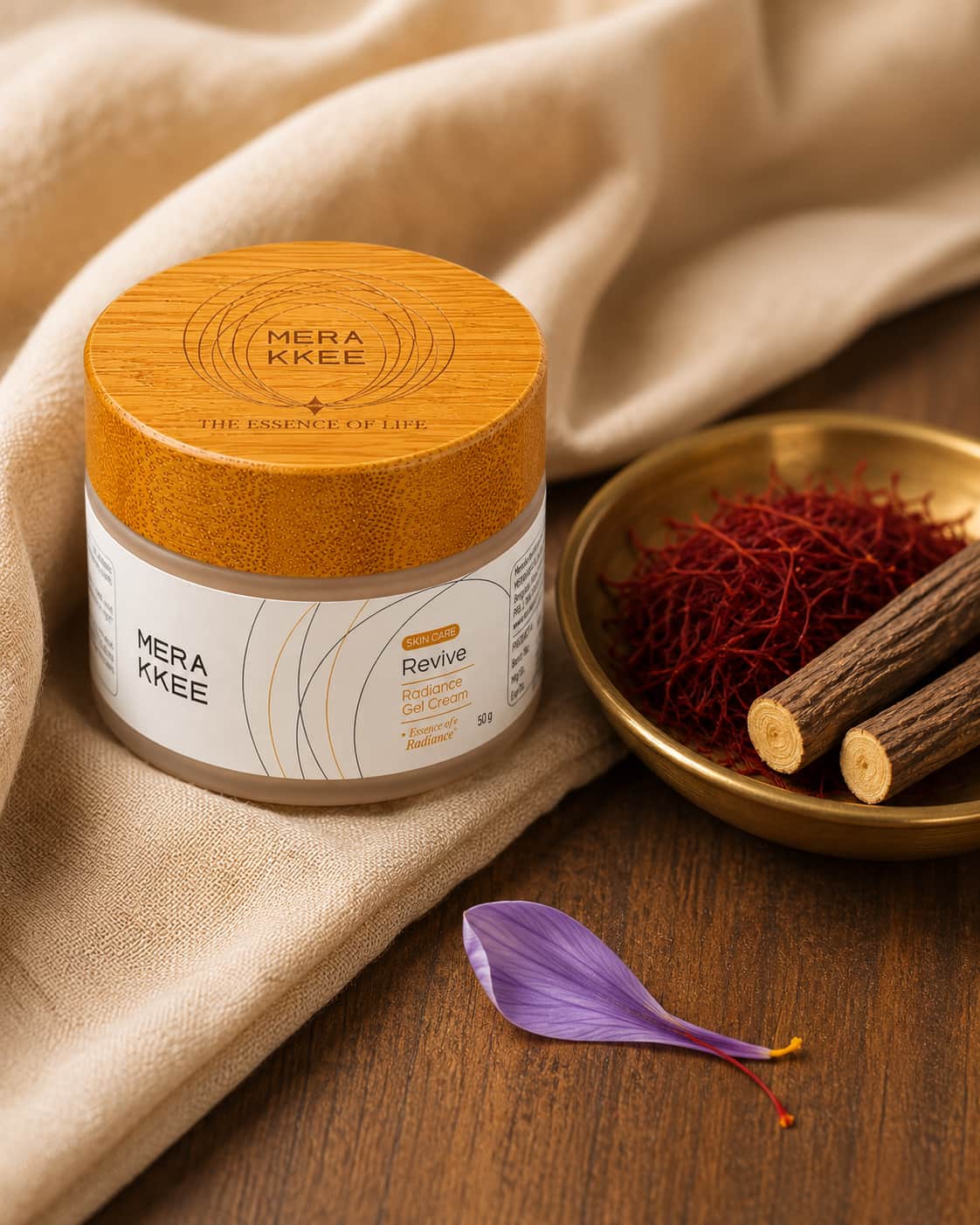MERAKKEE Radiance Gel Cream — Saffron and Licorice hero ingredients close-up — Essence of Radiance luxury India