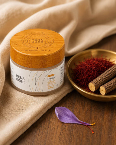 MERAKKEE Radiance Gel Cream — Saffron and Licorice hero ingredients close-up — Essence of Radiance luxury India